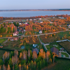 Рыбалка, свой пирс, отличный вид: сотка земли на берегу озера в готовом посёлке стоит 44 000 рублей