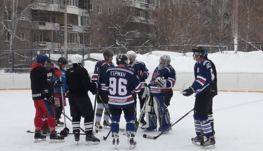 Хоккейная команда Академического выиграла Рождественский турнир в рамках спартакиады