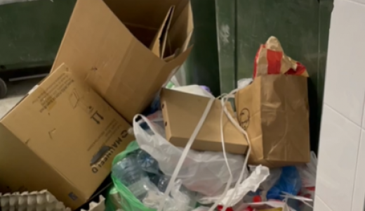 Жители квартала Eleven жалуются на горы мусора