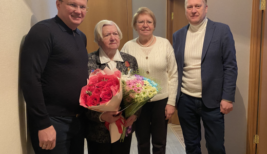 Жительницу Академического поздравили с 95-летием!