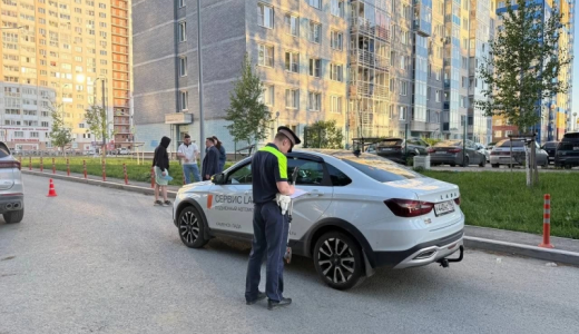 Сотрудники ГИБДД выясняют обстоятельства аварии с 10-летним мальчиком