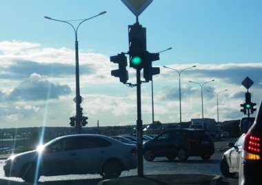 На перекрёстке Краснолесья — Рябинина заработал светофор