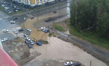 Улицу Анатолия Мехренцева вновь затопило