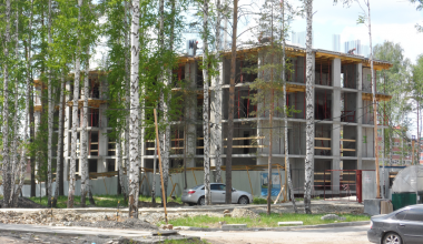 Ход строительства дома для сотрудников ФСБ на перекрёстке Чкалова — Краснолесья