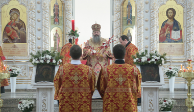 Владыка Кирилл совершил Божественную литургию в Храме района