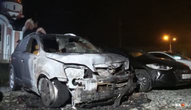 На охраняемой парковке на ул. Чкалова сгорели два автомобиля