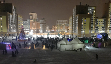 «Академ зажёг»: в районе с концертом и фейерверком открыли ледовый городок
