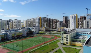 Жители Краснолесья собирают подписи за строительство новых школ