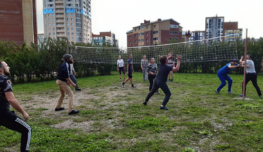 Дворовой футбол и волейбол: в Академическом стартовали «Дворовые игры»