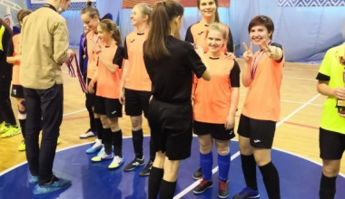 Футболистки из школы № 23 стали лучшими в Свердловской области