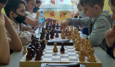В Академическом возобновились «живые» шахматные турниры