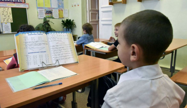 Мэр Екатеринбурга пообещал Академическому еще одну школу