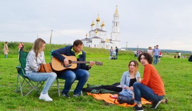 Академчан приглашают к участию в ежегодном фестивале «Вечер песни под гитару»