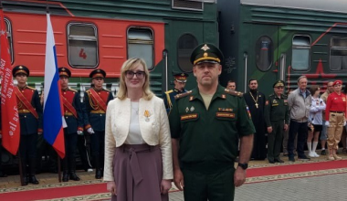 «За помощь и милосердие»: учителю из Академического вручена медаль Министерства обороны