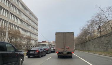 Выделенная полоса для автобусов появилась на улице Серафимы Дерябиной