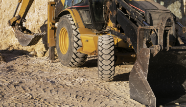В Академическом на стройплощадке нашли боеприпасы В Академическом на стройплощадке нашли боеприпасы