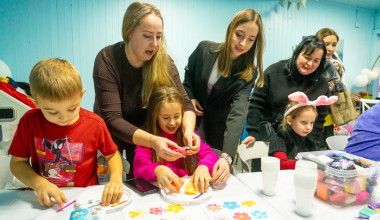 Праздник материнства и заботы: в Академическом состоялся фестиваль для особенных семей