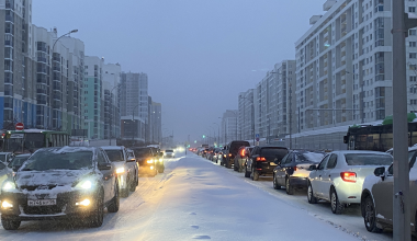 Район в сугробах: последствия снегопада в Академическом