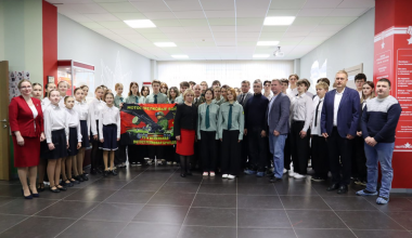 «Академическому на память от СВОих ребят с фронта!»