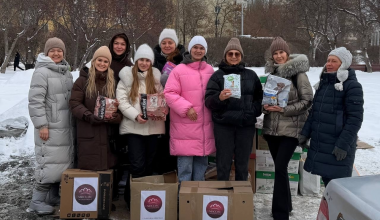 Мамы Академического учат детей финансовой грамотности и помогают бездомным животным