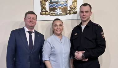 Командир добровольной народной дружины получила награду в канун 8 Марта