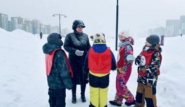 Школьники Академического напомнили о правилах безопасности на льду