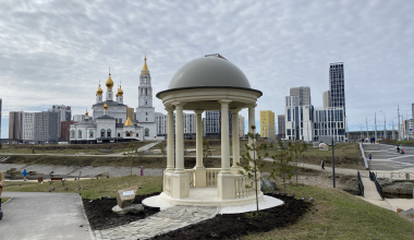 На берегу Патрушихи открыли ротонду Художников