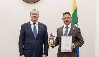 Житель Академического получил награду за развитие спортивной инфраструктуры